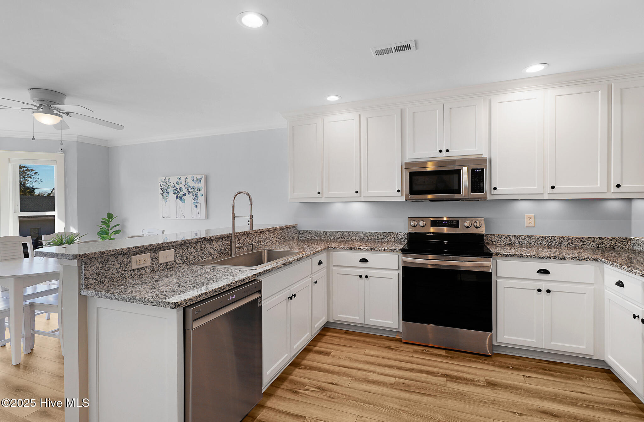 615 Broad Street, Unit B Beaufort, NC 28516 - Photo 3 of 29 Spacious Kitchen with Granite Countertop