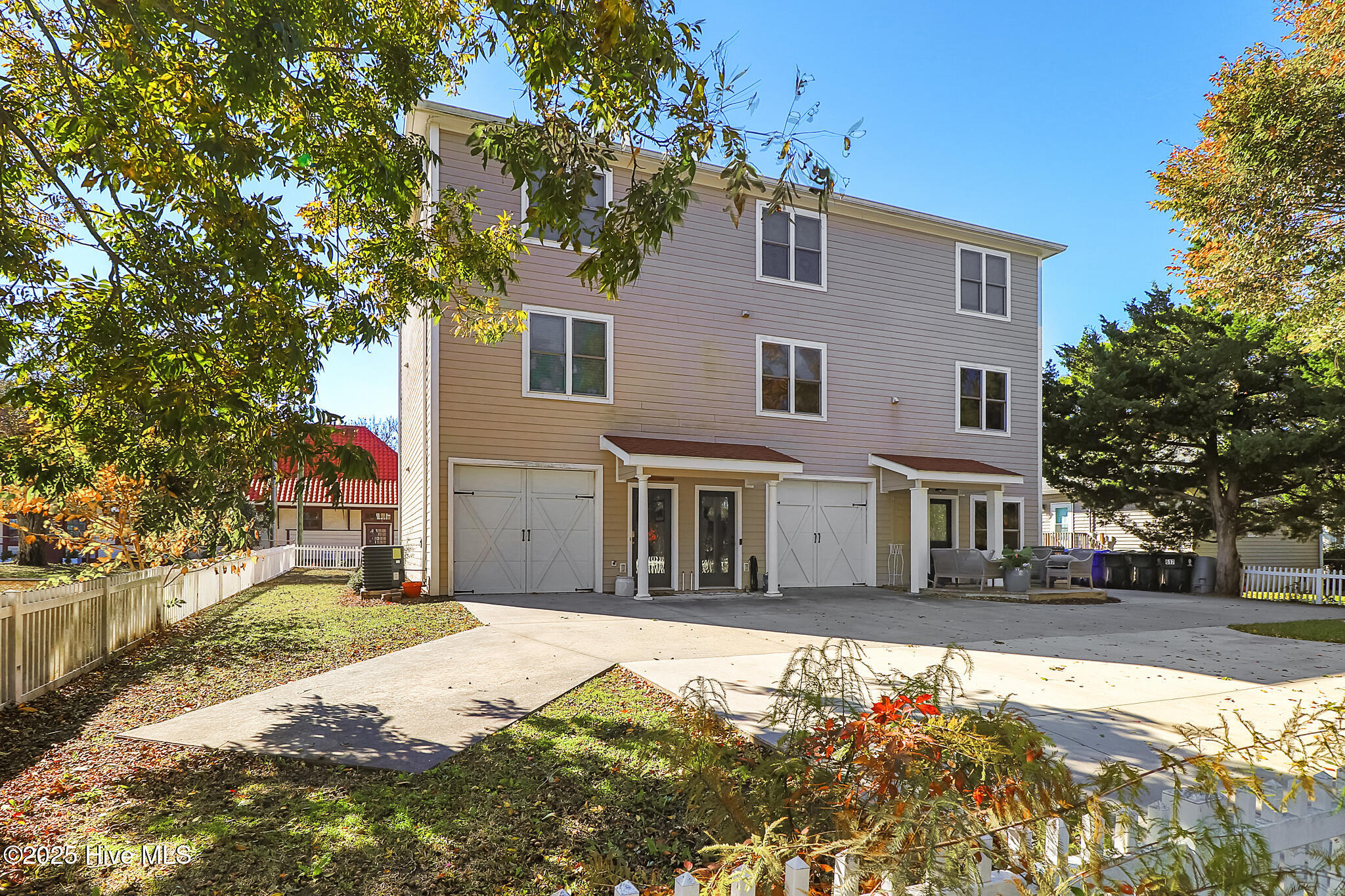 615 Broad Street, Unit B Beaufort, NC 28516 - Photo 5 of 29 Middle Unit