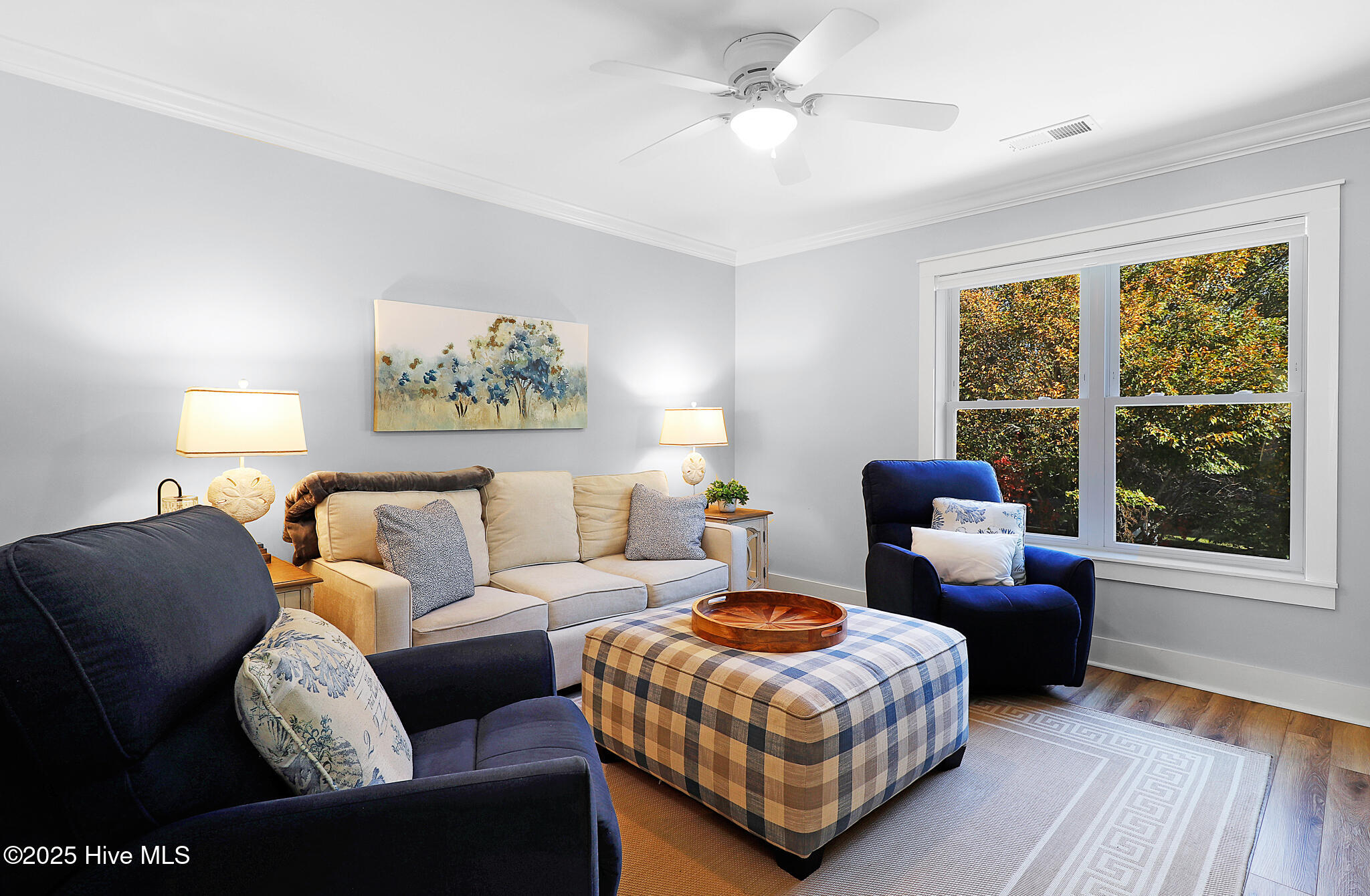 615 Broad Street, Unit B Beaufort, NC 28516 - Photo 6 of 29 Living Room