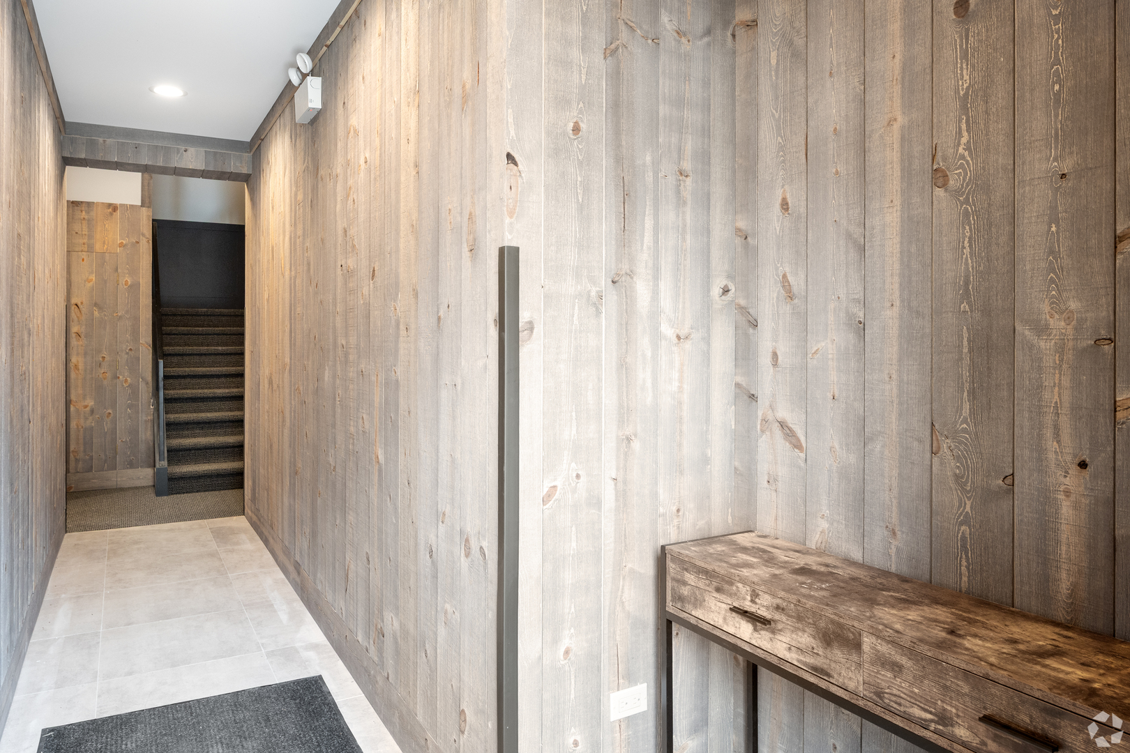 1647 West Irving Park Road, Unit 4E Chicago, IL 60613 - Photo 3 of 10