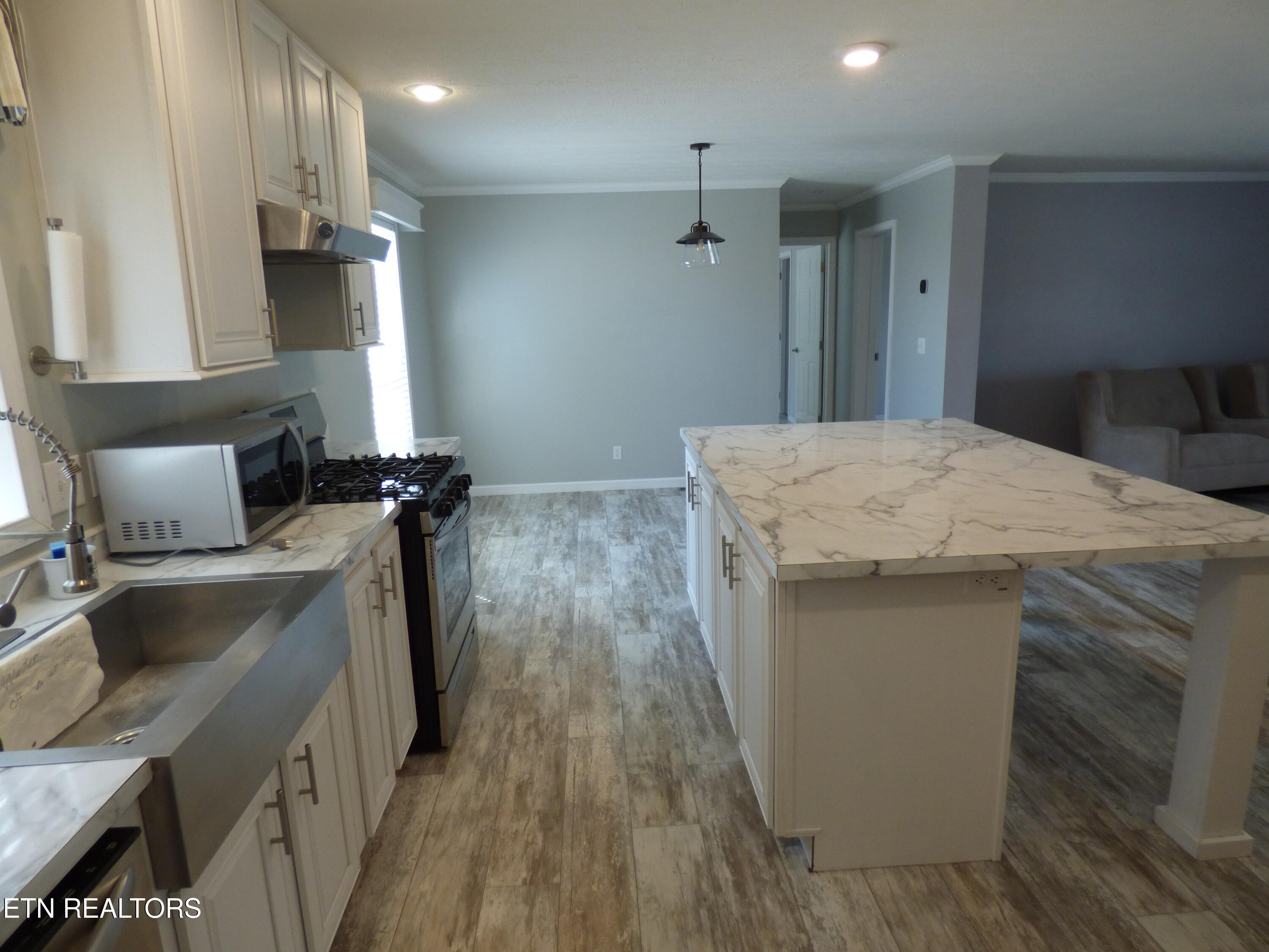 817 Hillendale Road Crossville, TN 38572 - Photo 14 of 56 P1080717