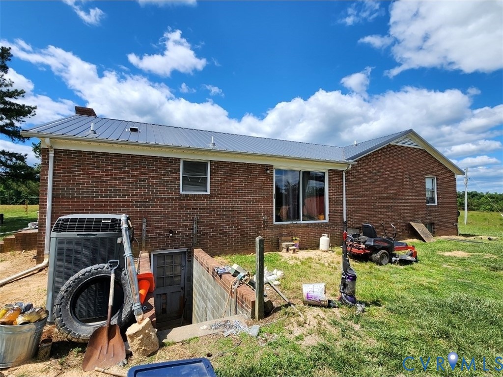 7972 West Courthouse Road Burkeville, VA 23922 - Photo 10 of 19 Gallery Image 10