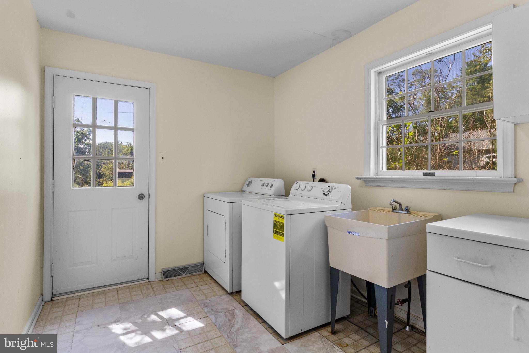 1478 Dillon Road Ambler, PA 19002 - Photo 30 of 42 a utility room with dryer and washer