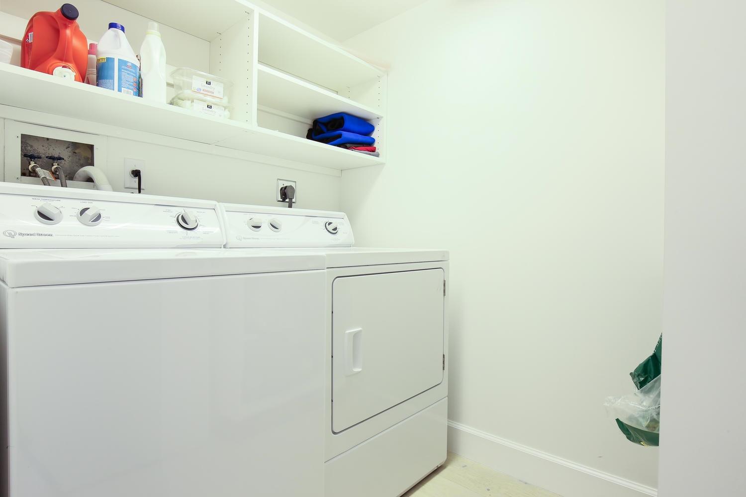 19900 South Beach Road, Unit 504 Jupiter, FL 33469 - Photo 29 of 39 Laundry Room