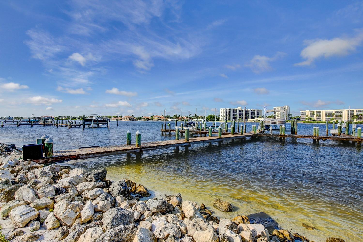 19900 South Beach Road, Unit 504 Jupiter, FL 33469 - Photo 36 of 39 Community Dock