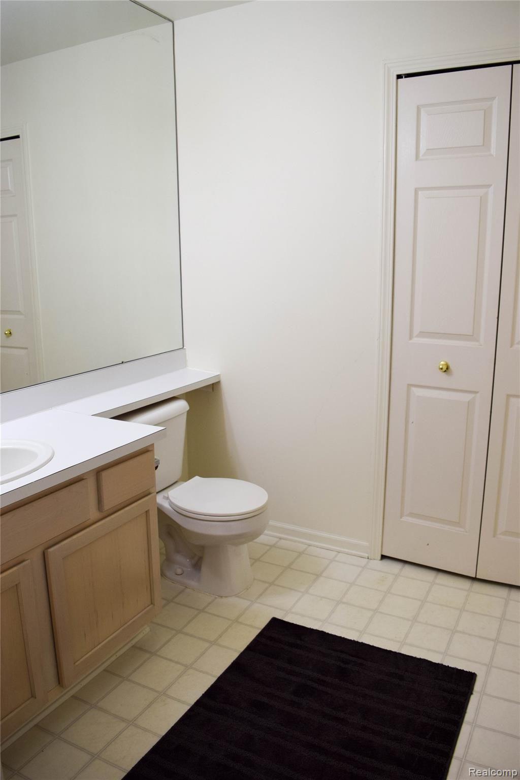 4307 Schaefer Road Dearborn, MI 48126 - Photo 32 of 46 DSC_0102.jpg