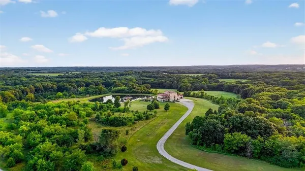 $1,750,000 | 2343 North 600 Road, Edgerton, KS 66021
