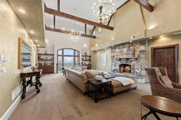 $1,750,000 | 2343 North 600 Road, Edgerton, KS 66021