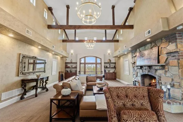 $1,750,000 | 2343 North 600 Road, Edgerton, KS 66021