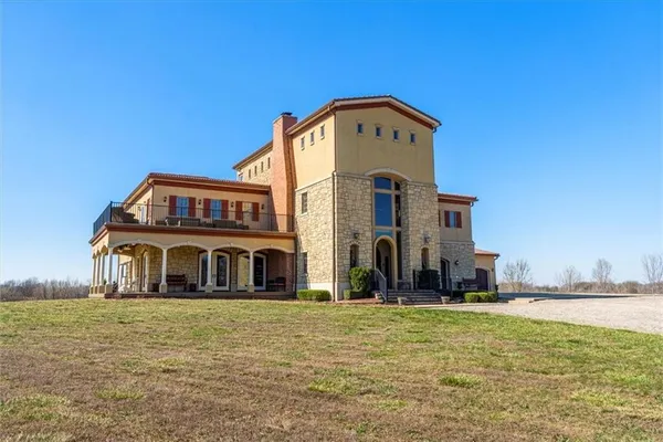 $1,750,000 | 2343 North 600 Road, Edgerton, KS 66021