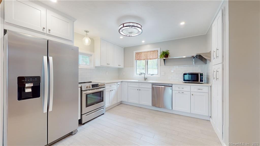 512 Lake Drive, Guilford, CT 06437 Compass