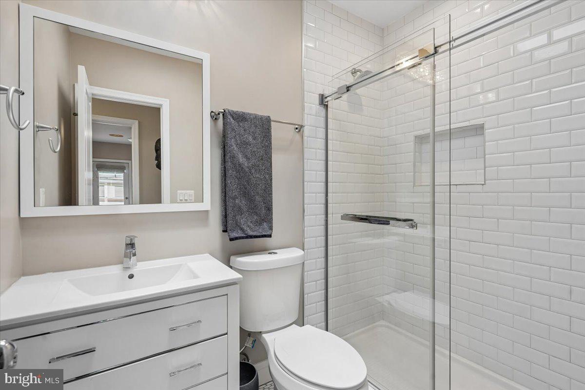 1203 Staples Street Northeast Washington, DC 20002 - Photo 28 of 51 Sleek modern Hall Bathroom - Upper Level