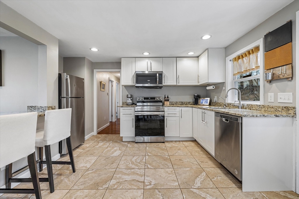 7 Venus Drive Shrewsbury, MA 01545 - Photo 16 of 27