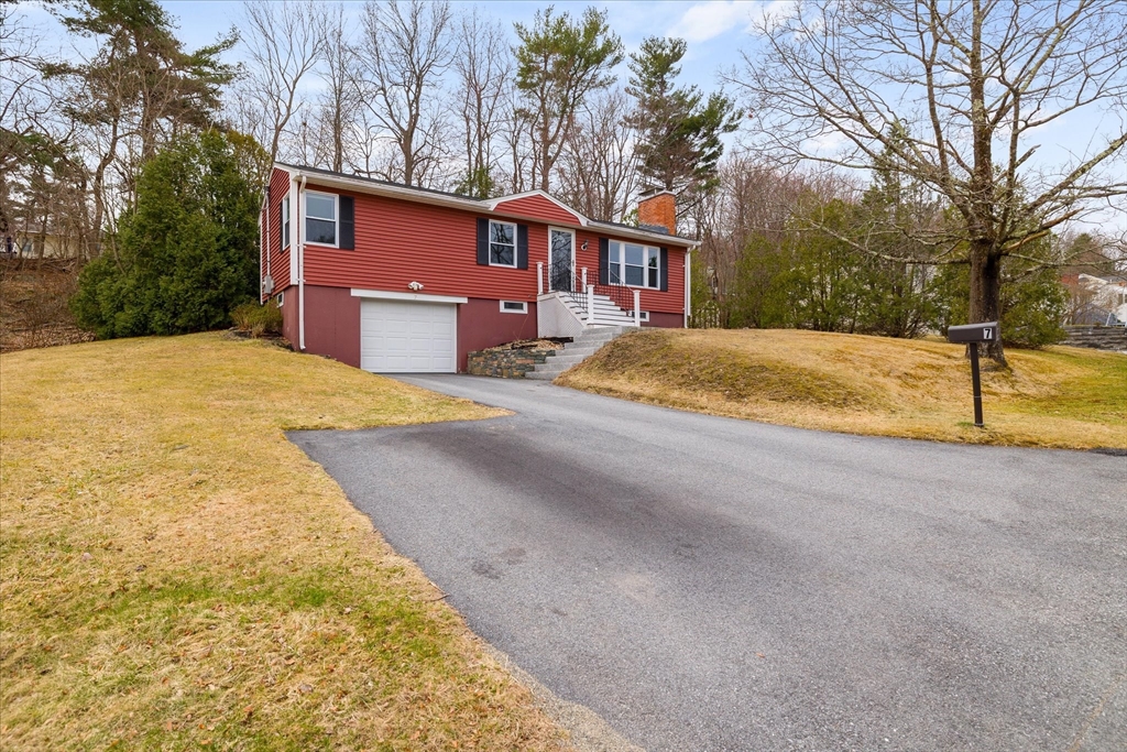 7 Venus Drive Shrewsbury, MA 01545 - Photo 2 of 27