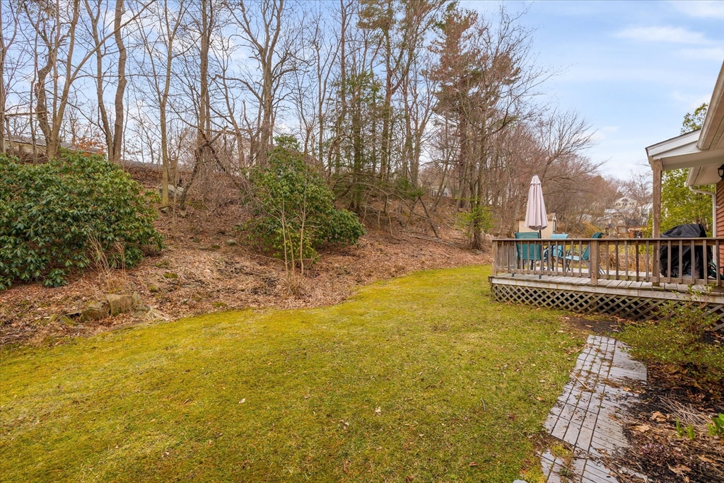 7 Venus Drive Shrewsbury, MA 01545 - Photo 4 of 27