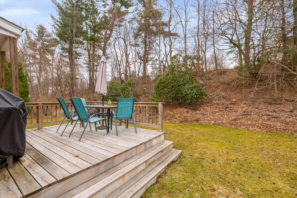 7 Venus Drive Shrewsbury, MA 01545 - Photo 6 of 27