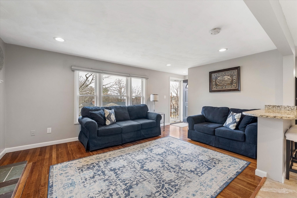 7 Venus Drive Shrewsbury, MA 01545 - Photo 7 of 27