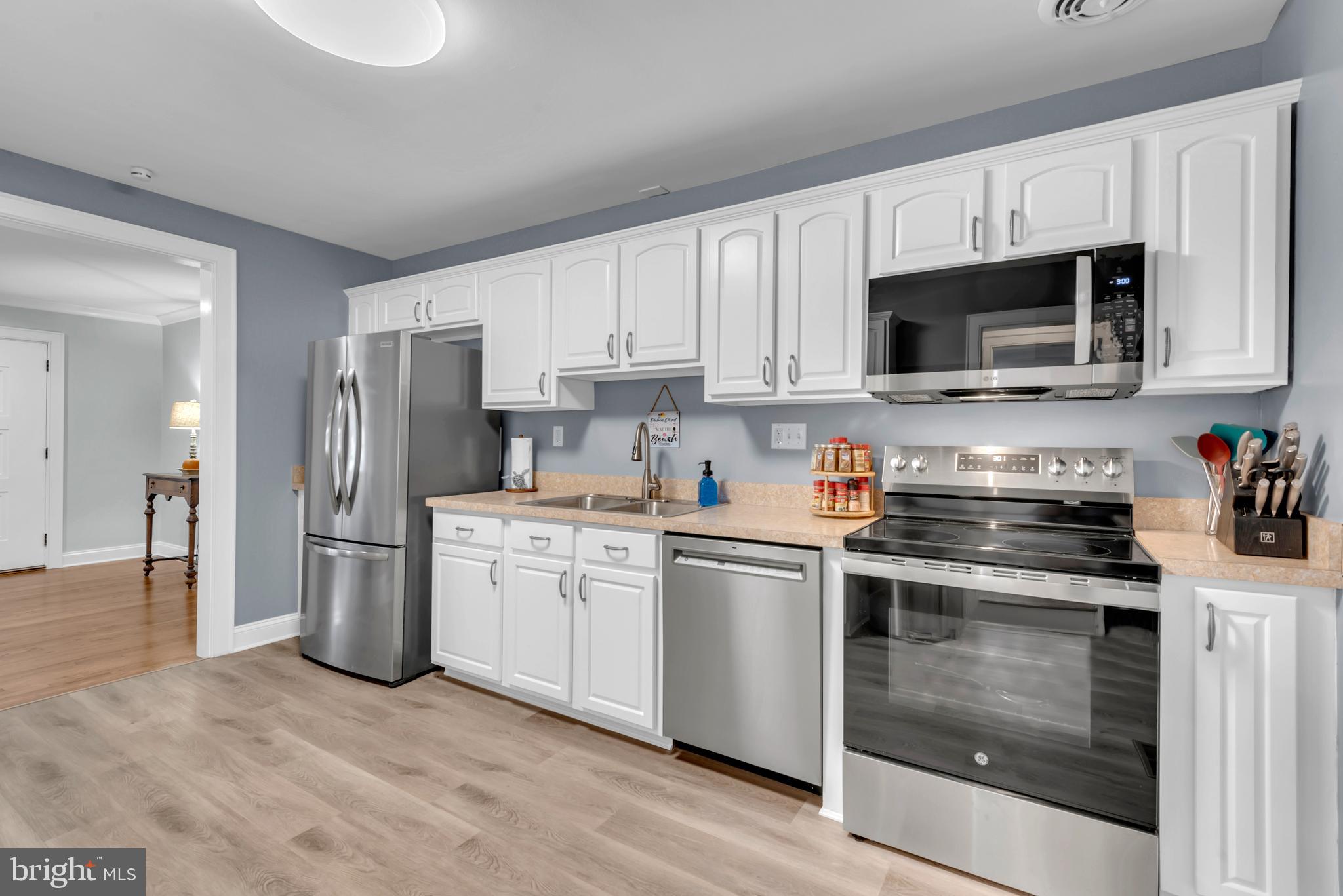207 Lake Road Pasadena, MD 21122 - Photo 17 of 50 Kitchen
