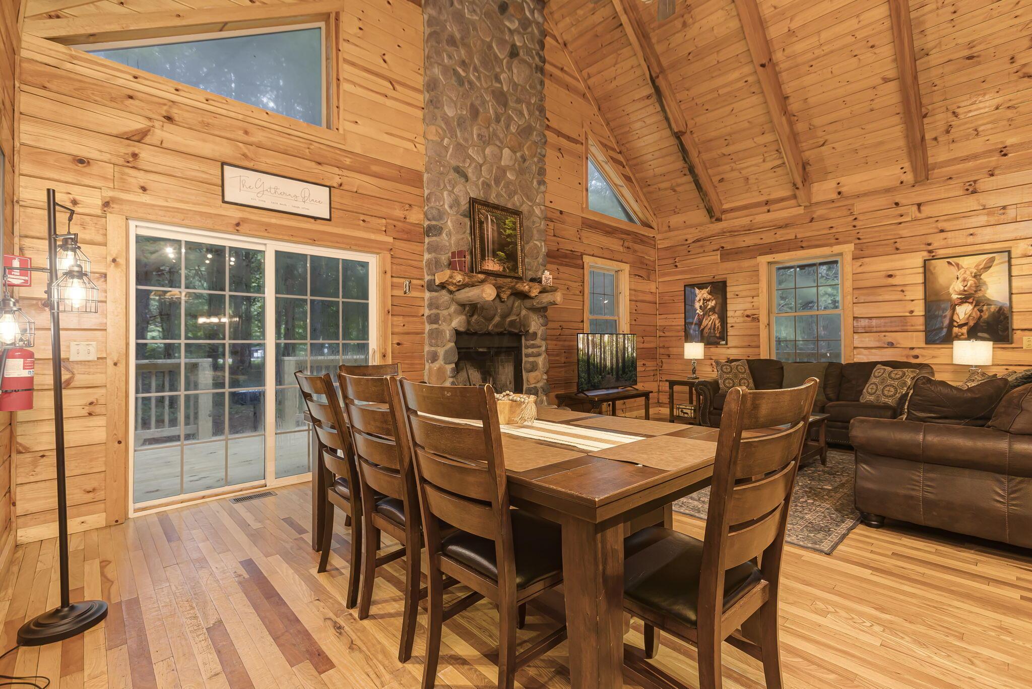 19475 Linden Road Logan, OH 43138 - Photo 16 of 94 Dining Area