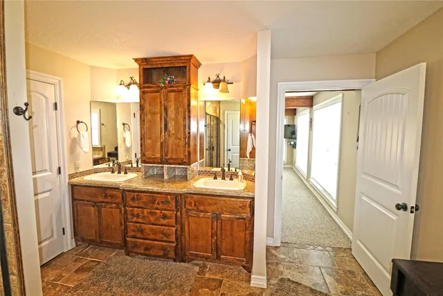 $1,850,000 | 205 Private Road 7770, Colmesneil, TX 75938