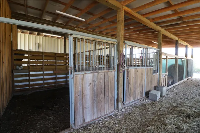 $1,850,000 | 205 Private Road 7770, Colmesneil, TX 75938