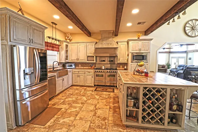 $1,850,000 | 205 Private Road 7770, Colmesneil, TX 75938