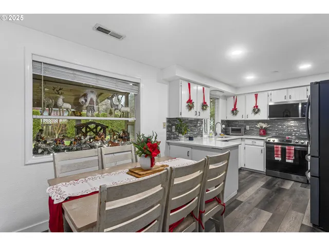 $599,999 | 301 Northeast 109th Street, Vancouver, WA 98685