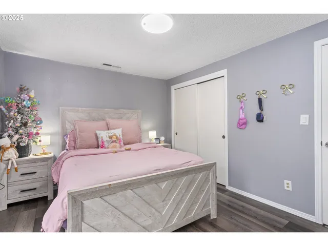 $599,999 | 301 Northeast 109th Street, Vancouver, WA 98685