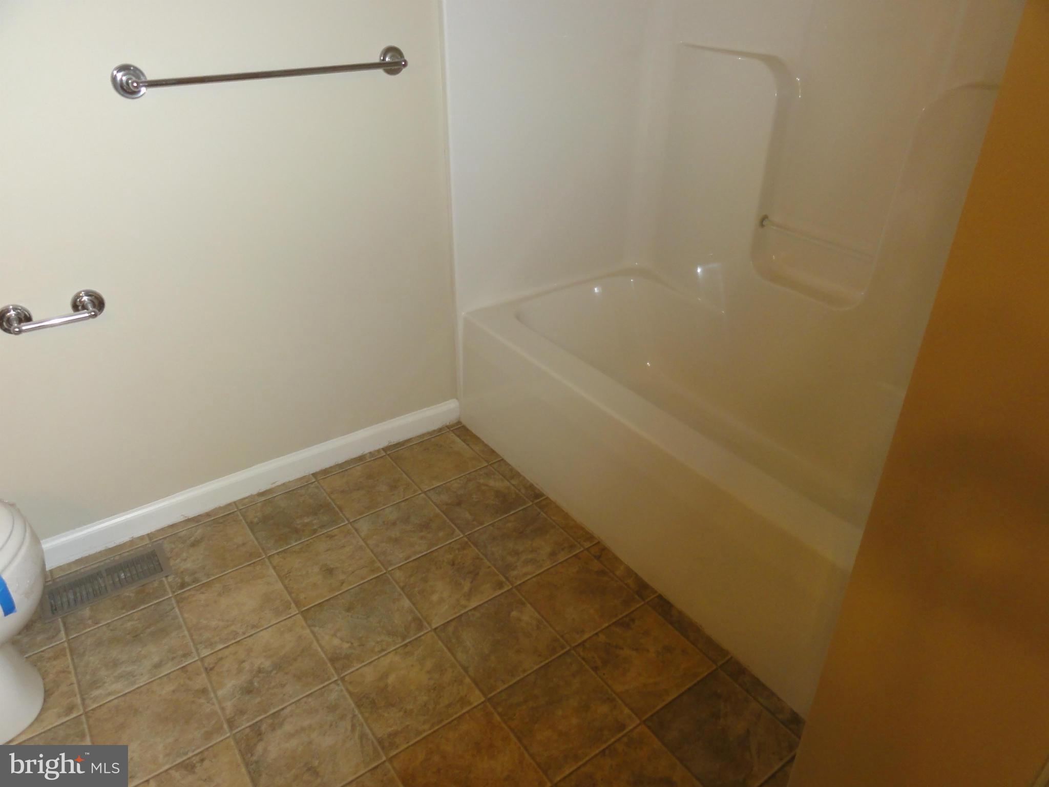 784 Esteppe Road Front Royal, VA 22630 - Photo 18 of 30 Bath