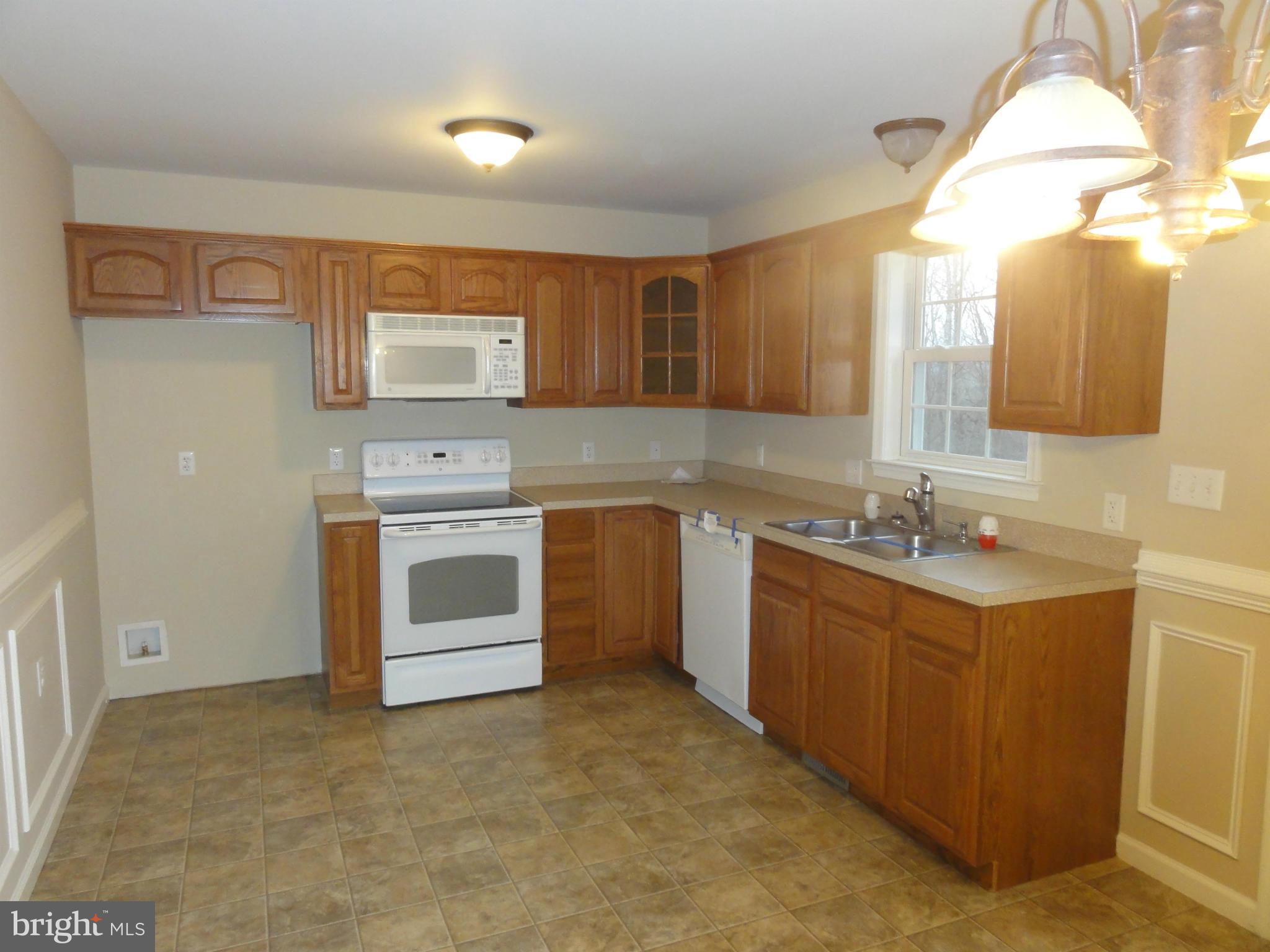 784 Esteppe Road Front Royal, VA 22630 - Photo 10 of 30 Kitchen