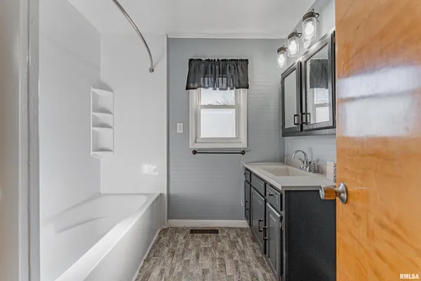 $94,000 | 202 West Green Street, Mount Pulaski, IL 62548