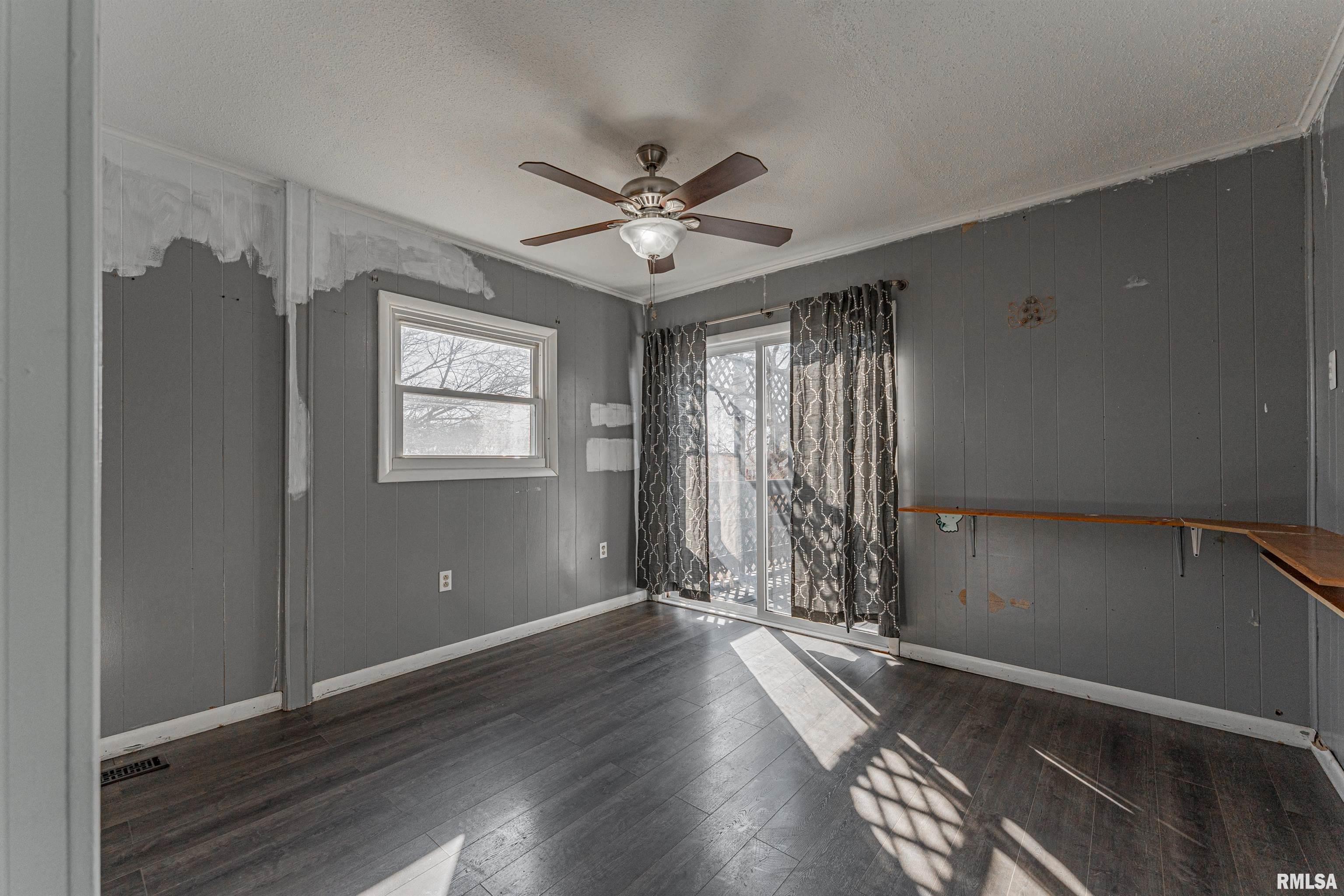 202 West Green Street Mount Pulaski, IL 62548 - Photo 15 of 28