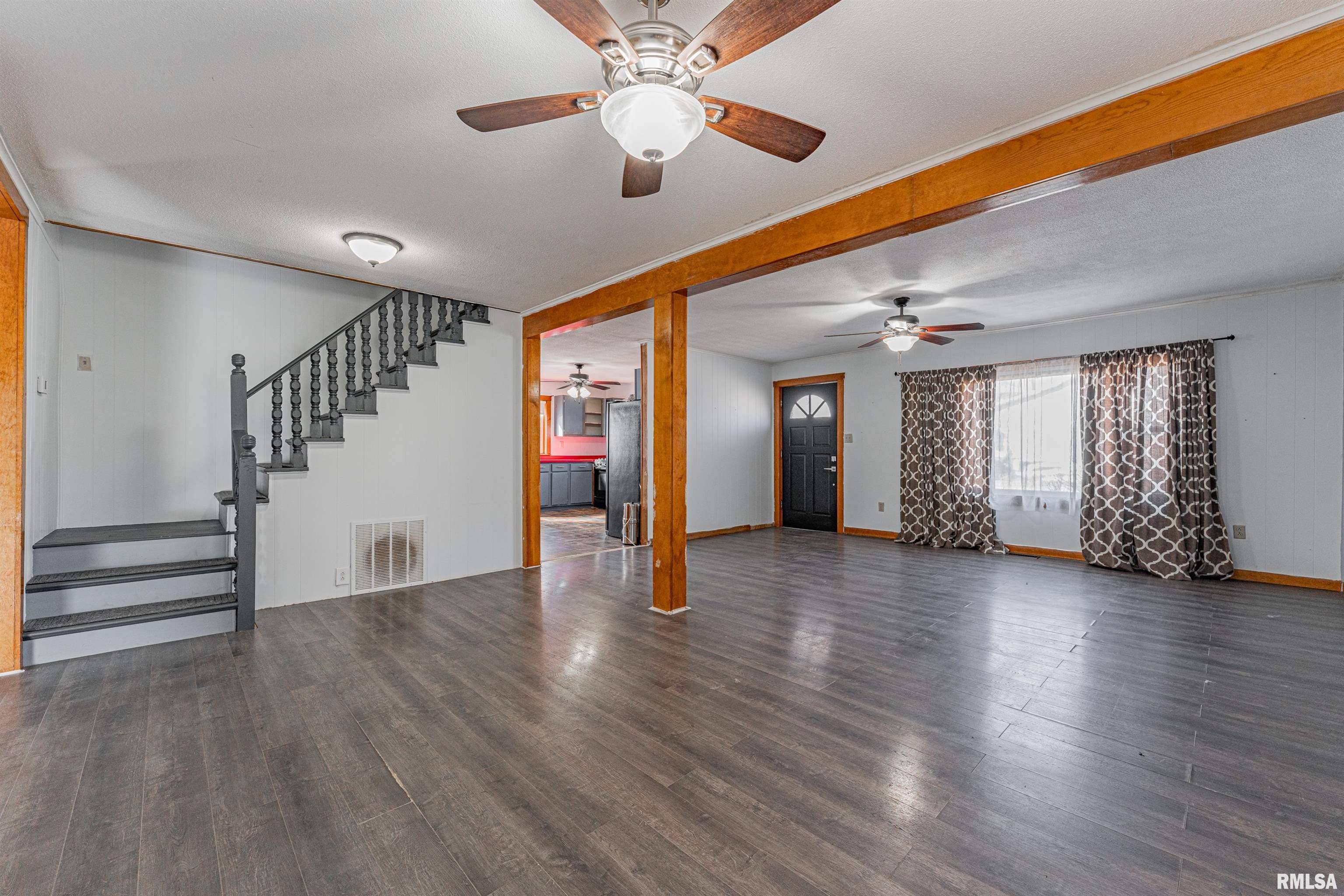 202 West Green Street Mount Pulaski, IL 62548 - Photo 6 of 28