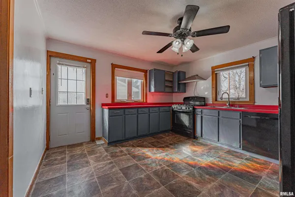 $94,000 | 202 West Green Street, Mount Pulaski, IL 62548