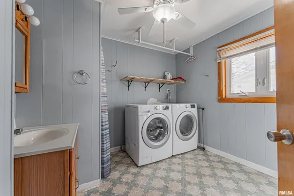 $94,000 | 202 West Green Street, Mount Pulaski, IL 62548