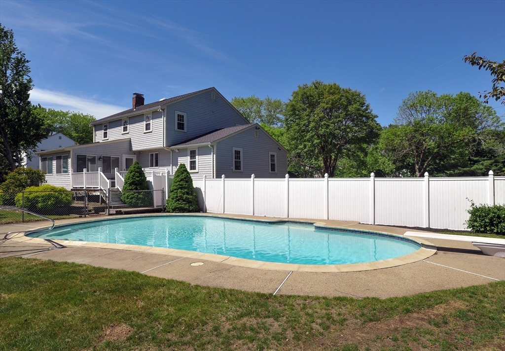6 Presidents Road Hingham, MA 02043 - Photo 5 of 27