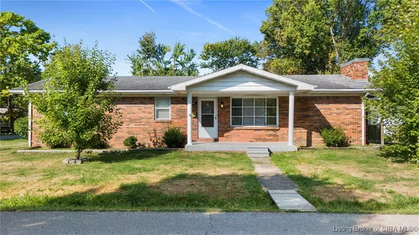 $177,000 | 920 North 3rd Street, Austin, IN 47102