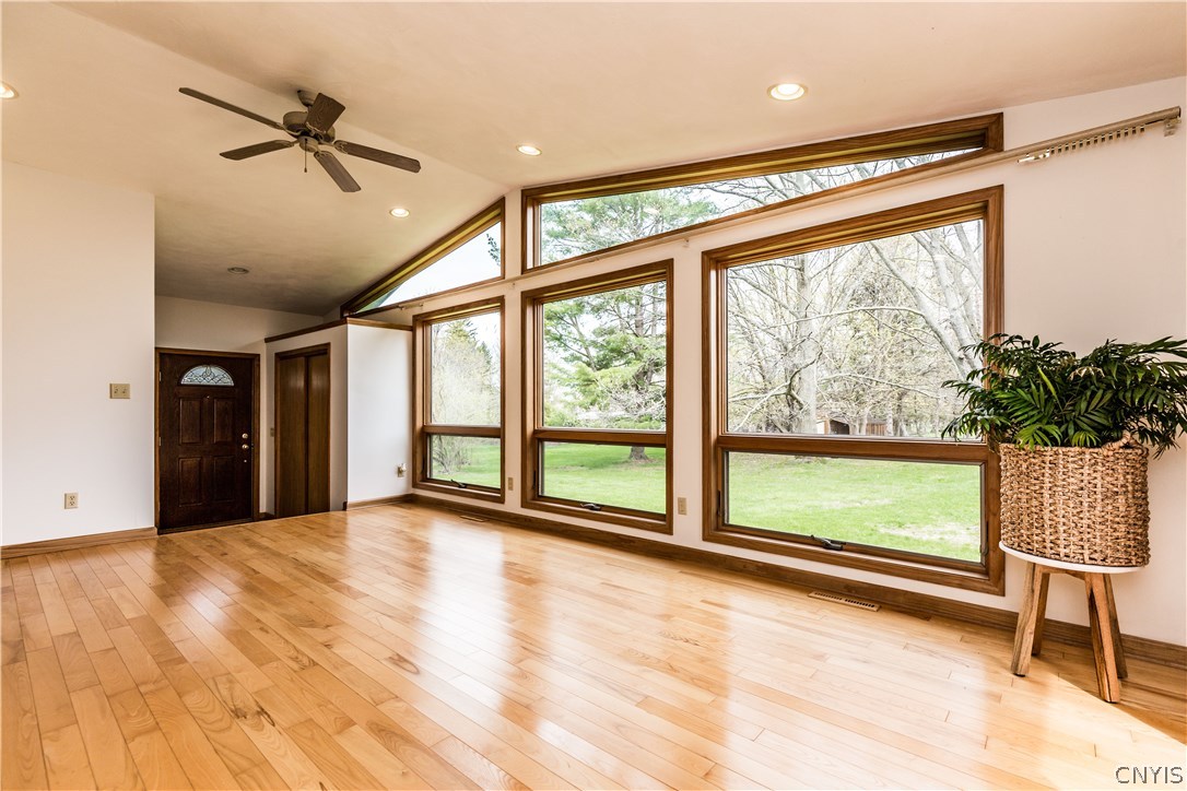 4546 Limestone Drive Manlius, NY 13104 - Photo 20 of 50 Beautiful hardwoods through out this home!