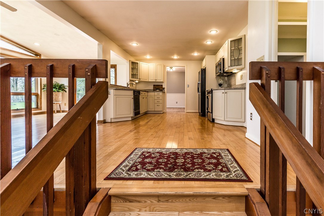 4546 Limestone Drive Manlius, NY 13104 - Photo 28 of 50 Only a few steps to reach one level living!