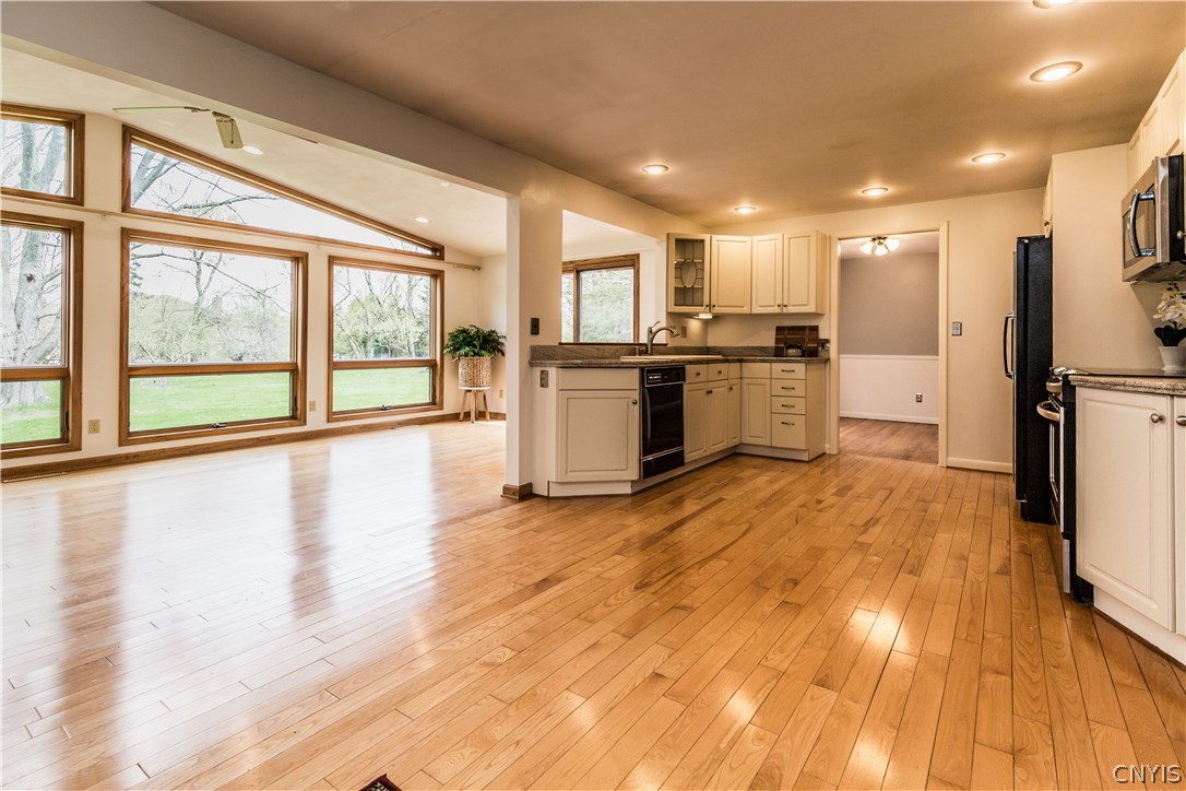 4546 Limestone Drive Manlius, NY 13104 - Photo 29 of 50 This home is in wonderful move in shape!