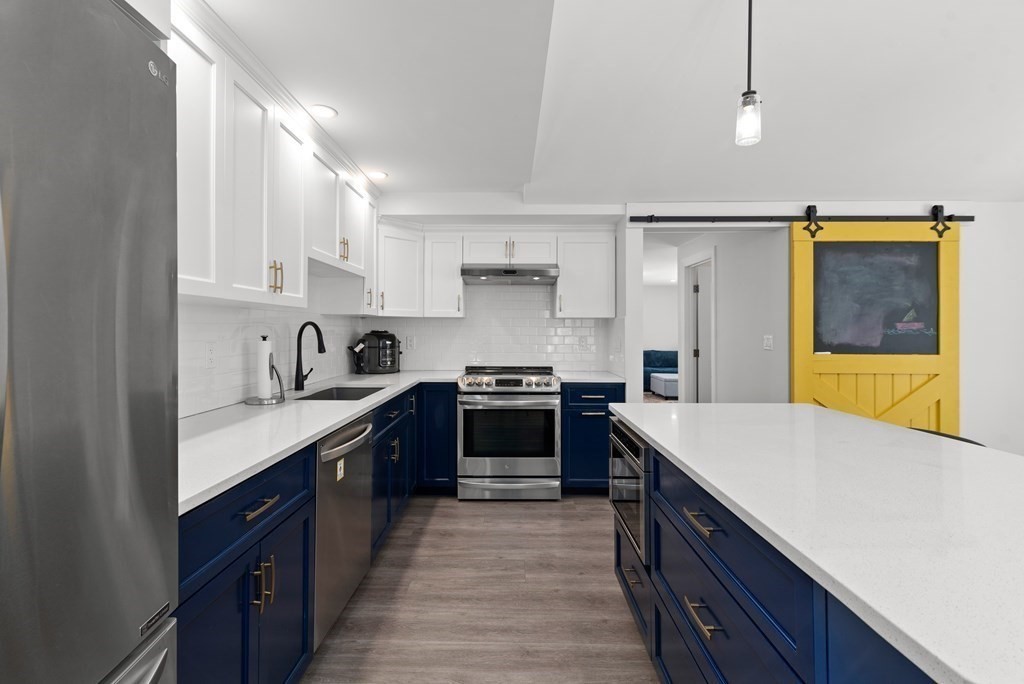 8 Lloyd Road North Reading, MA 01864 - Photo 12 of 42 Gallery Image 12