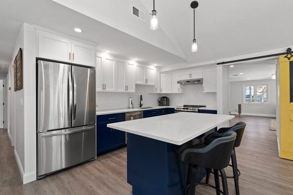 8 Lloyd Road North Reading, MA 01864 - Photo 13 of 42 Gallery Image 13