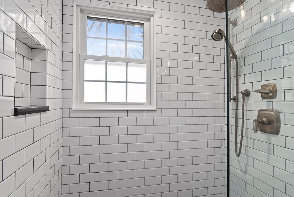 8 Lloyd Road North Reading, MA 01864 - Photo 28 of 42 Gallery Image 28