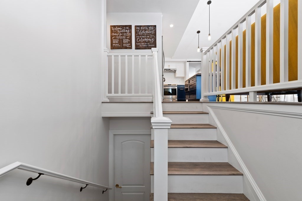 8 Lloyd Road North Reading, MA 01864 - Photo 5 of 42 Gallery Image 5