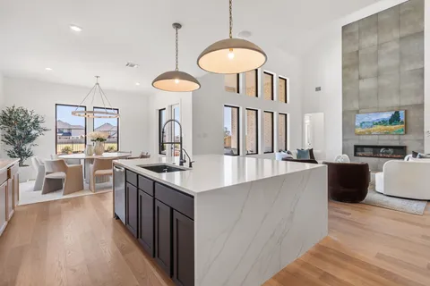 $782,990 | 2304 Friendswood Trail, Friendswood, TX 77546