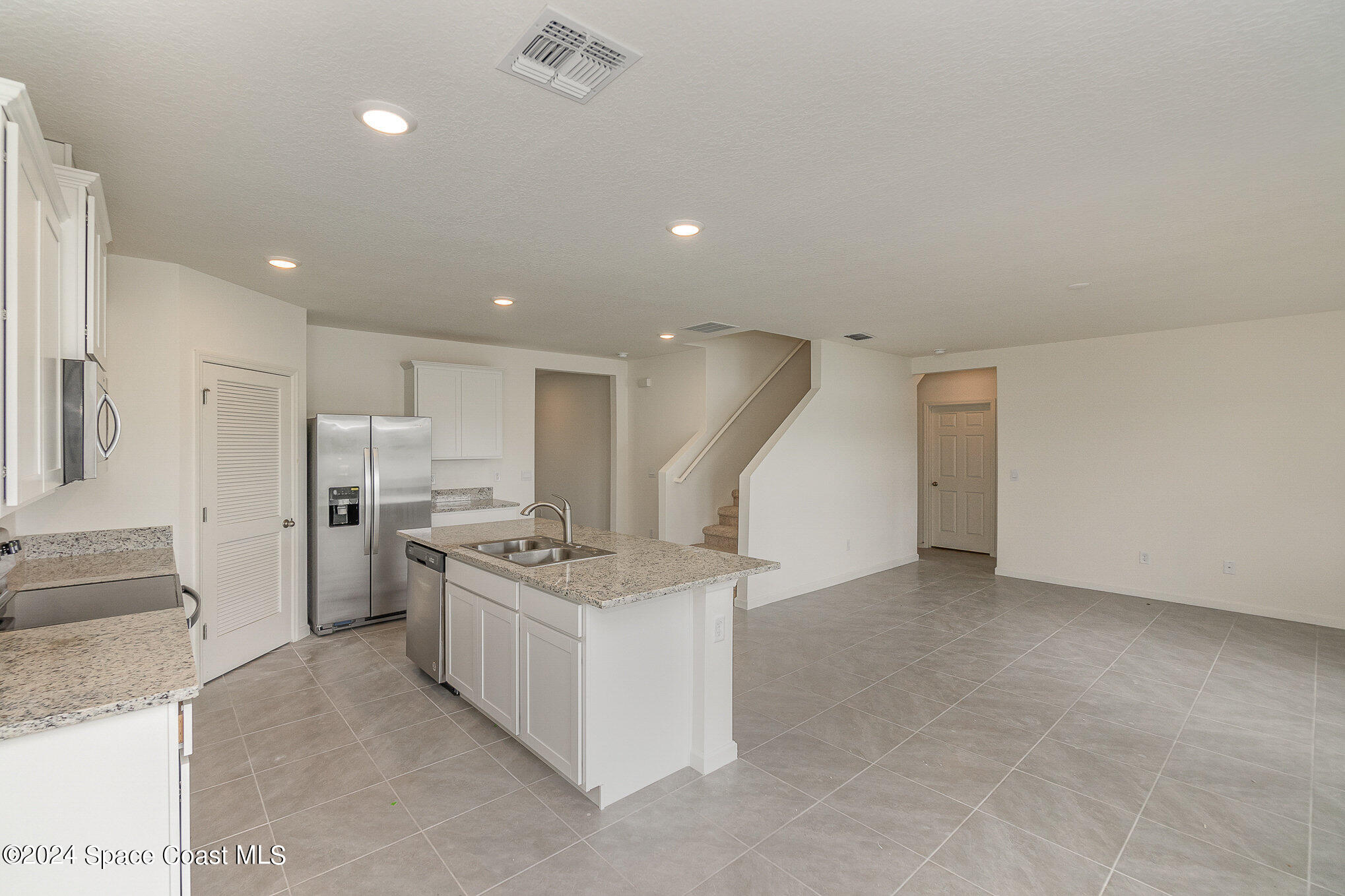 1811 Saxton Road Cocoa, FL 32926 - Photo 5 of 68 005_5117_marble_street_7-edit