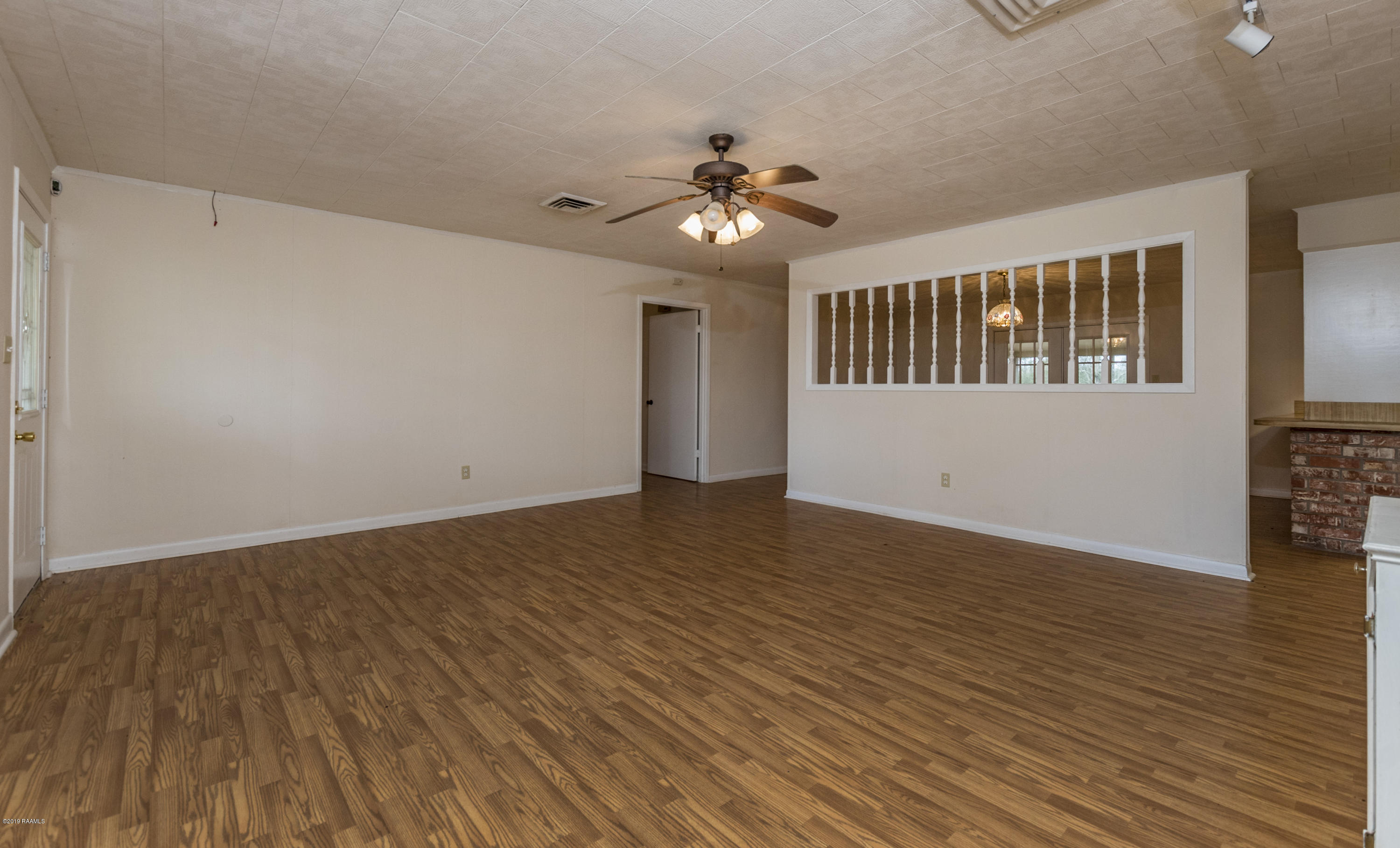147 Lee Road Eunice, LA 70535 - Photo 24 of 32 Living Room 2