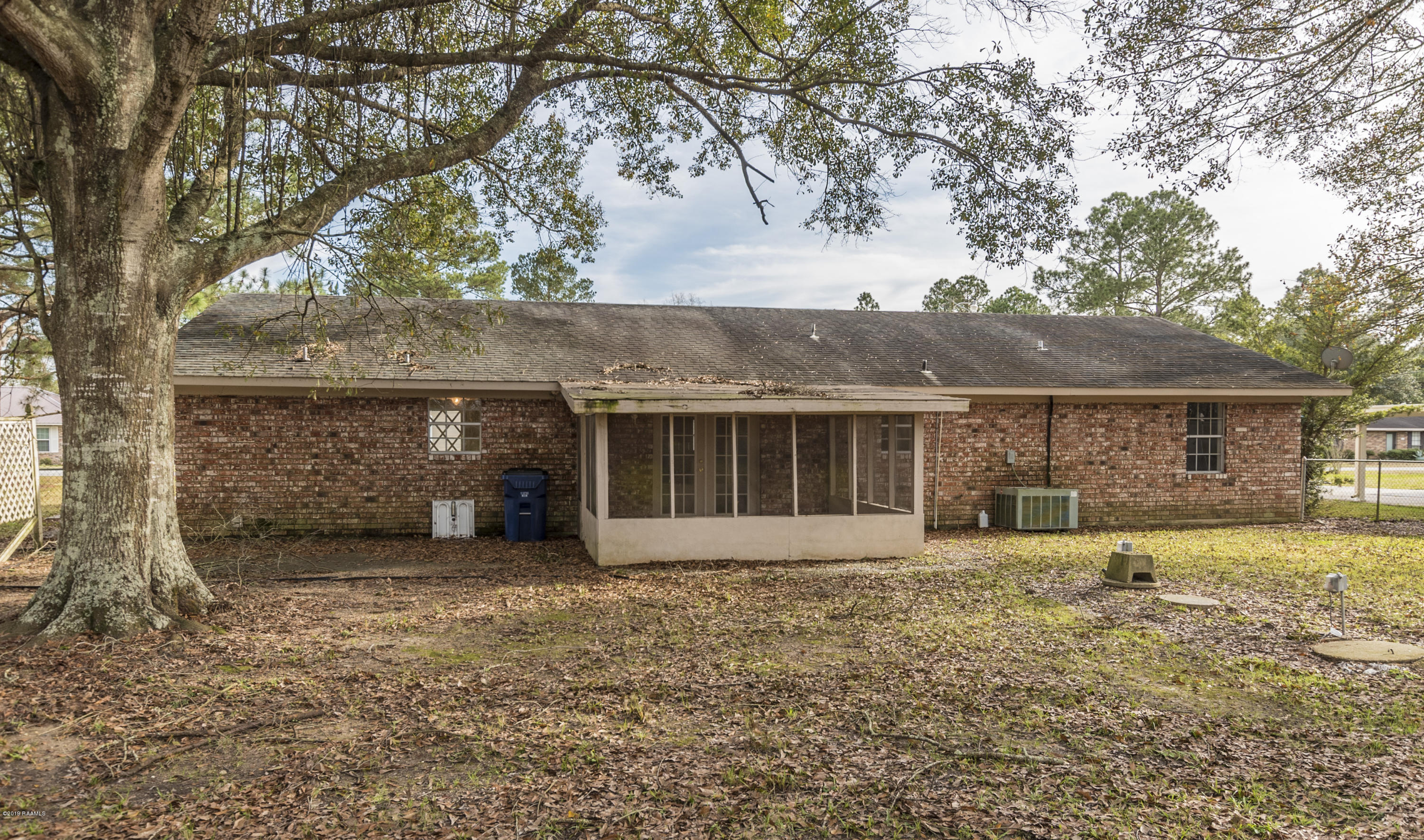 147 Lee Road Eunice, LA 70535 - Photo 10 of 32 Back 1