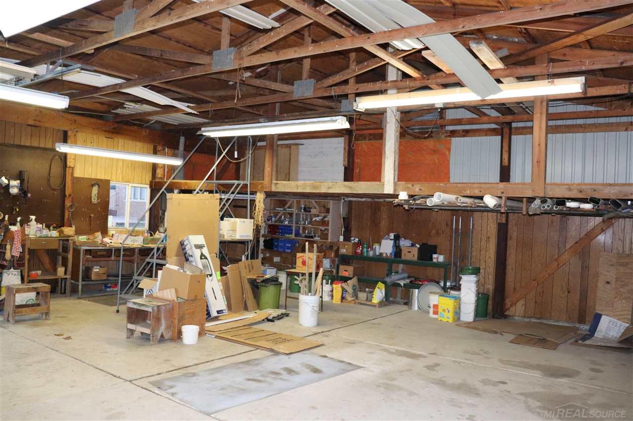 61560 Romeo Plank Road Ray, MI 48096 - Photo 19 of 46 50002451-18.JPG