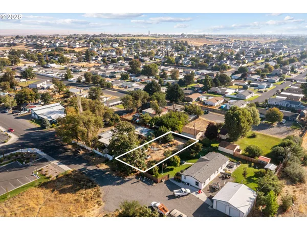 an aerial view of multiple house